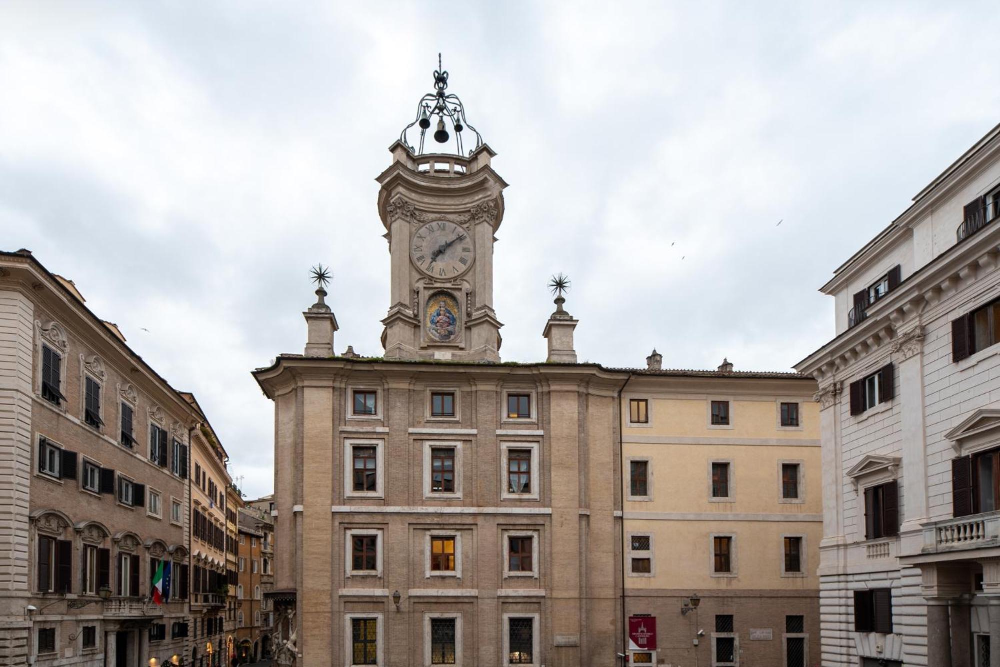 The Best In Rome Orologio Luaran gambar